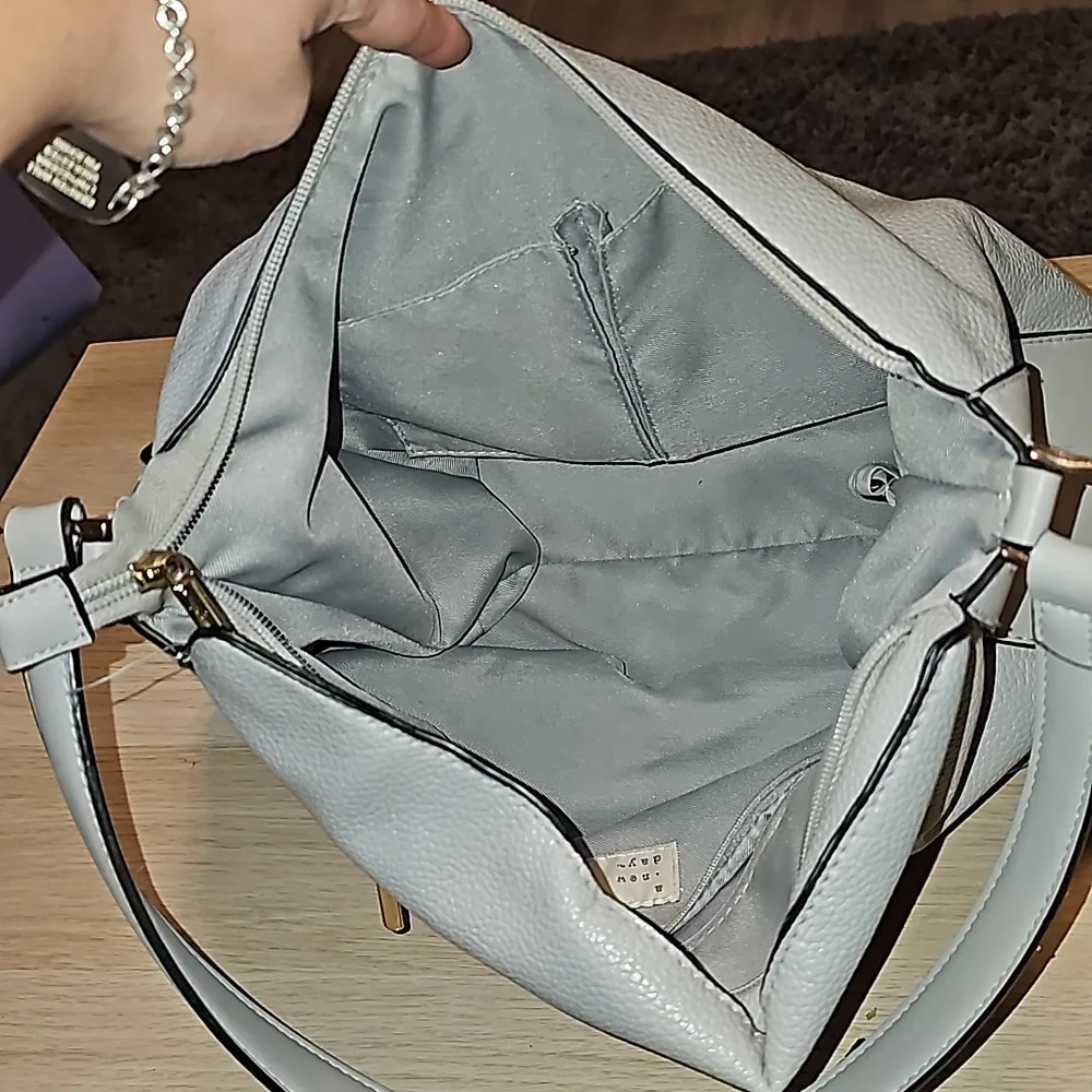 Purse - Picture 2 of 3